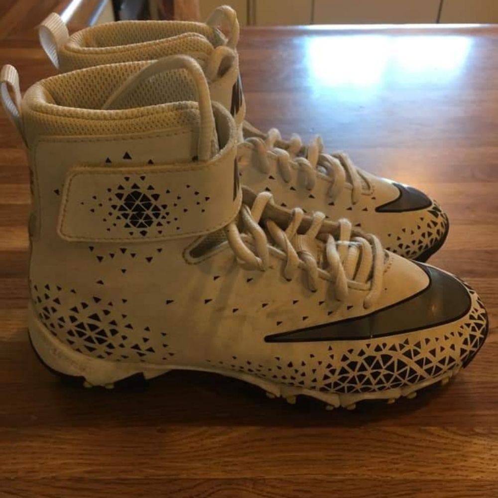 Boys cleats